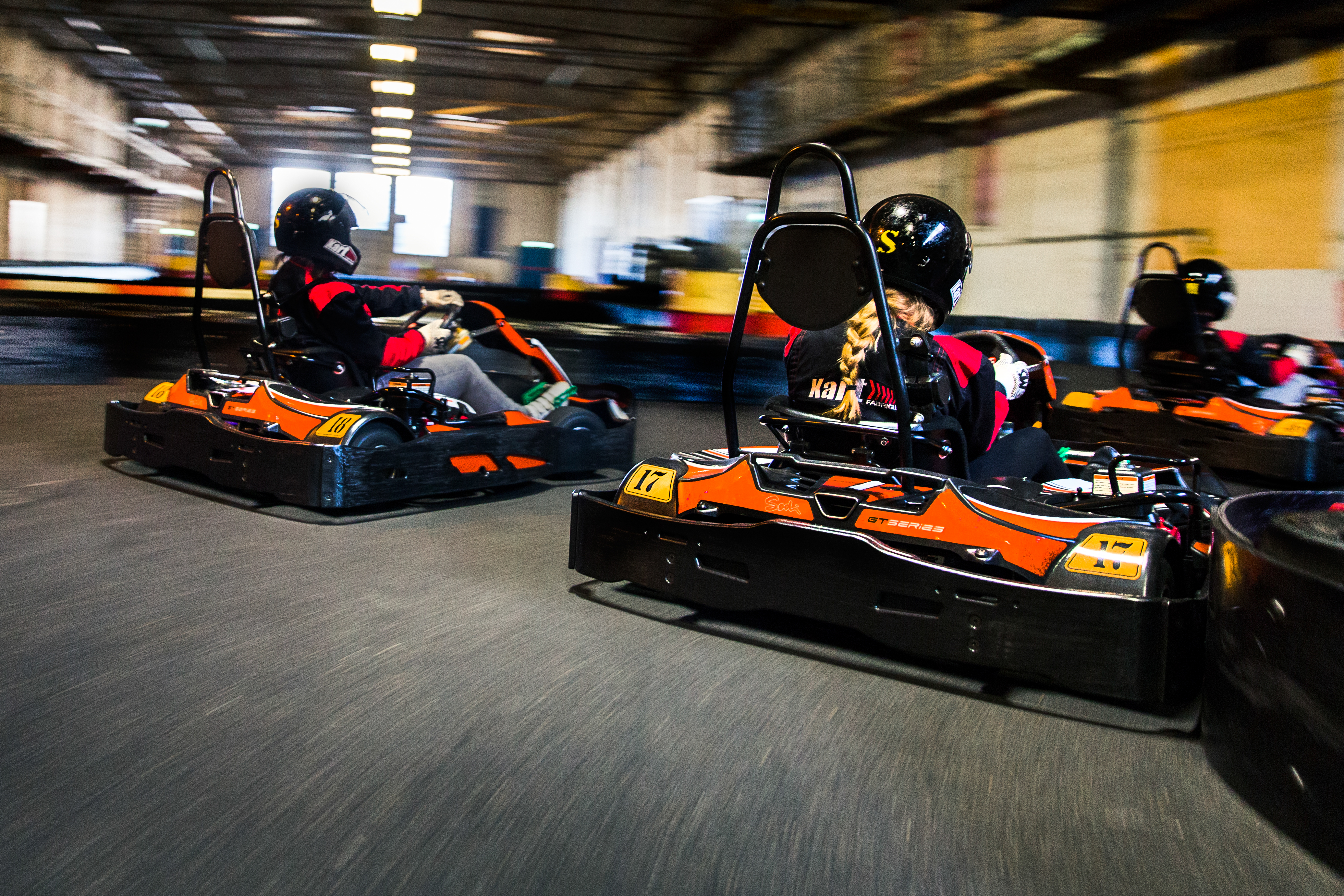 Familiedag - Zomerdeal - Girls Night Out - Kids Karting School - Cadeaukaart - Saldo check - Karten - Karten Leidsche Rijn - Karten Maarssen - Karten Utrecht - Uitje Karten - Indoor kartbaan - Kartbaan Utrecht - Langste indoor kartbaan - Races